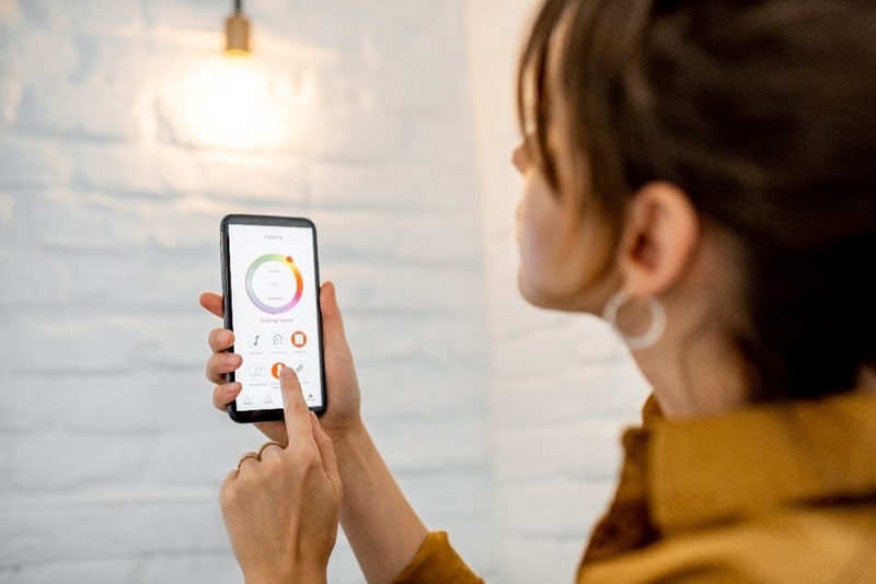 A person holding a cell phone