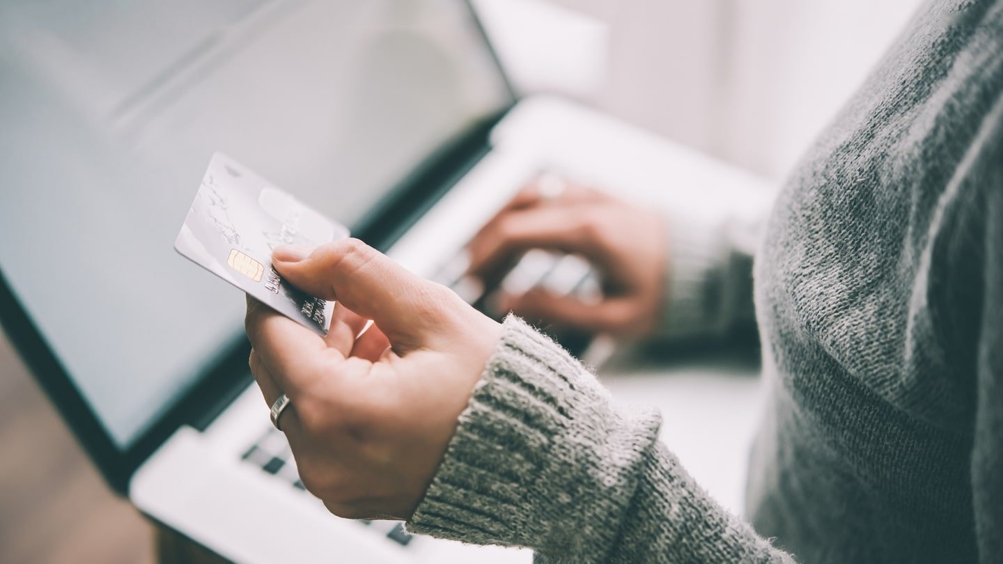 Acceptance of cards on the Internet